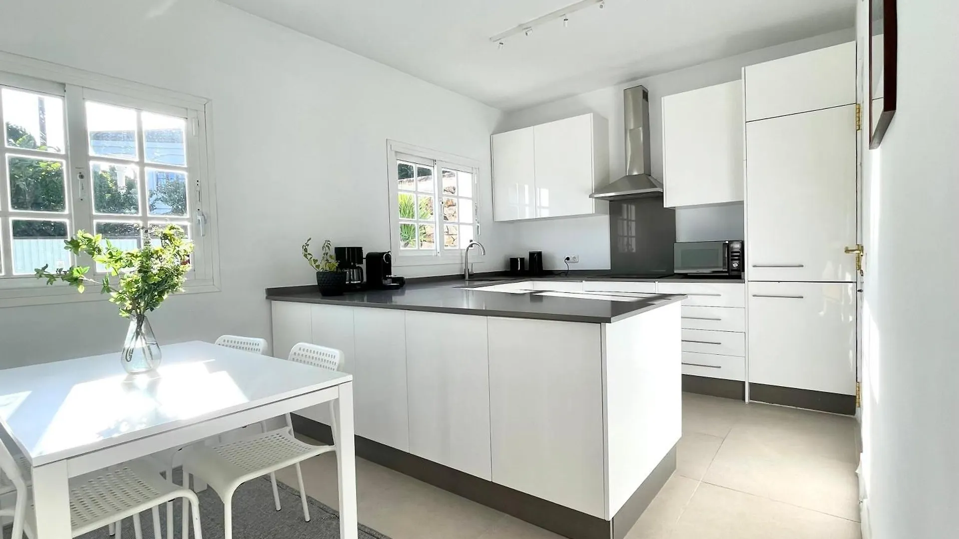 4 bedroom Villa in Top Located Community Marbella 0*,